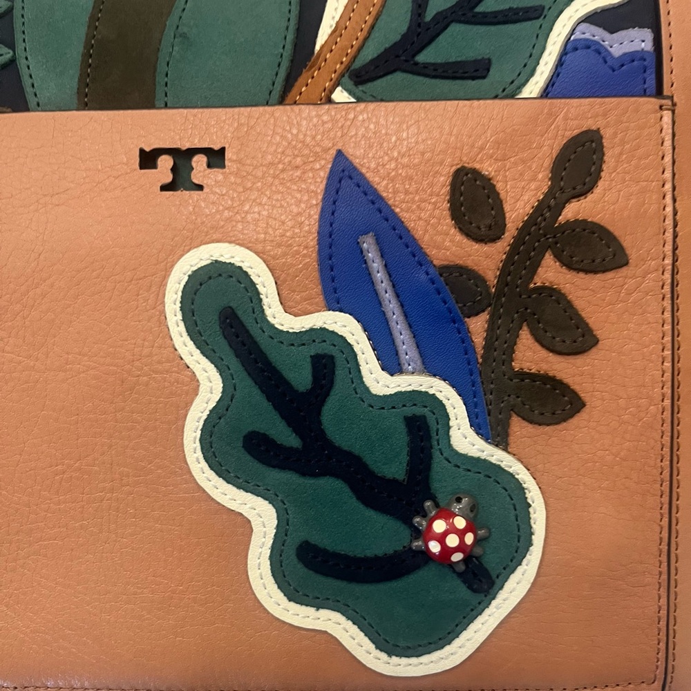 Leather Crossbody Shoulder Bag with Floral Appliqué - Black/Brown - Picture 5 of 7
